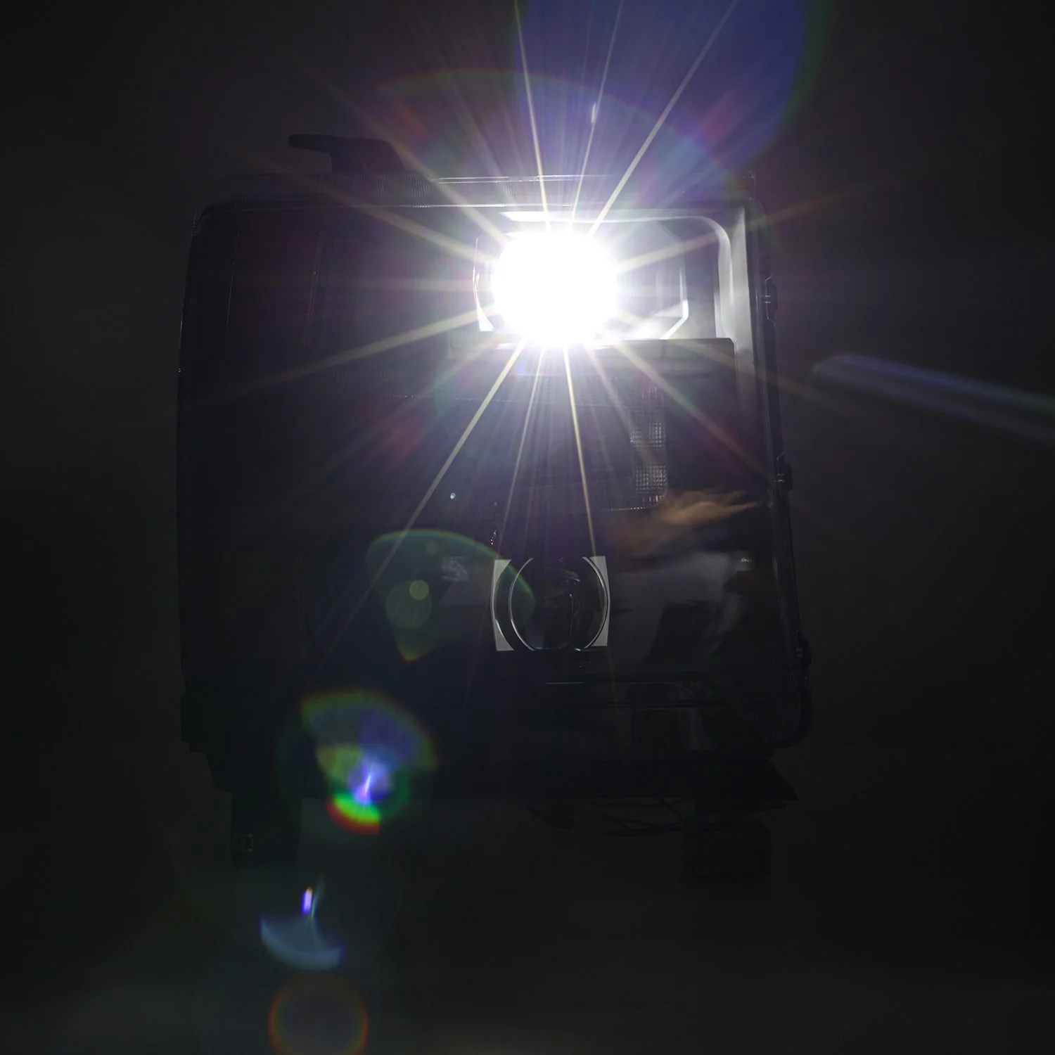 AlphaRex LED Projector Headlights Chevy Silverado 1500 (16-18) [LUXX Series - DRL Light Tube] Alpha-Black / Black / Chrome - Image 10