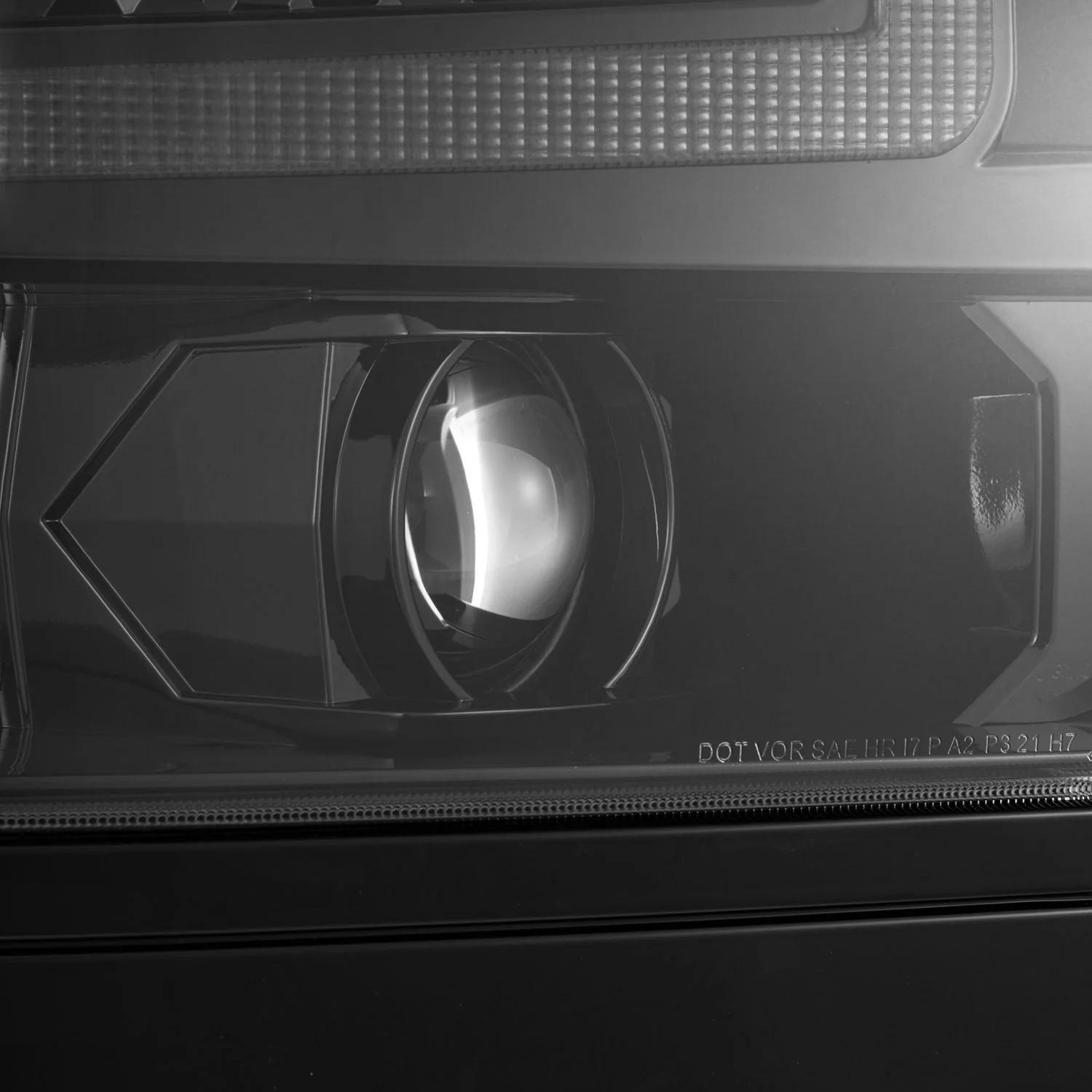 AlphaRex LED Projector Headlights Chevy Silverado 1500 (16-18) [LUXX Series - DRL Light Tube] Alpha-Black / Black / Chrome - Image 7
