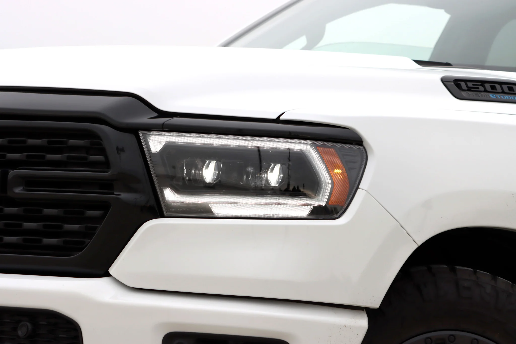 AlphaRex LED Projector Headlights Dodge Ram (19-23) [G2 Version LUXX Series - DRL Light Tube] Alpha-Black or Black - Image 21
