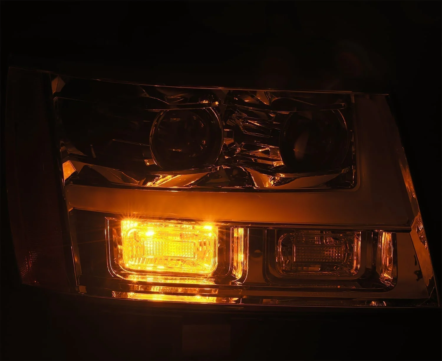 AlphaRex Projector Headlights Chevy Avalanche (07-13) G2 Version Pro Series - Sequential - Black - Image 4