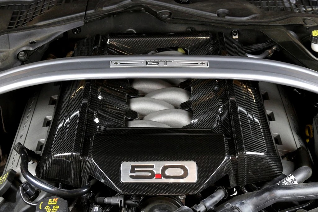 APR Engine Cover Ford Mustang GT 5.0 S550 (2015-2017) [Carbon Fiber] CBE-MUGENG15 - Image 3
