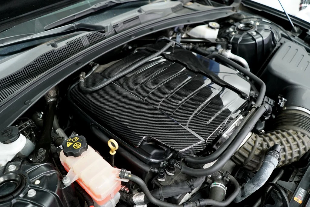 APR Engine Covers Chevy Camaro SS LT1 (16-23) [Carbon Fiber] Full Engine Cover / Engine Cover Only / Fuel Rail Covers - Image 4