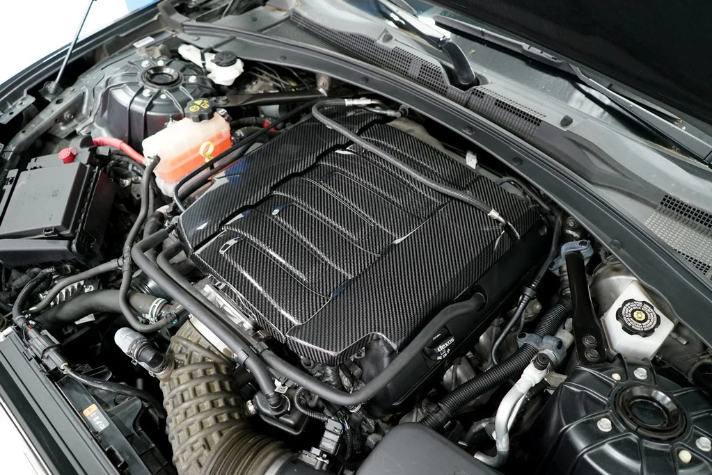 APR Engine Covers Chevy Camaro SS LT1 (16-23) [Carbon Fiber] Full Engine Cover / Engine Cover Only / Fuel Rail Covers - Image 6