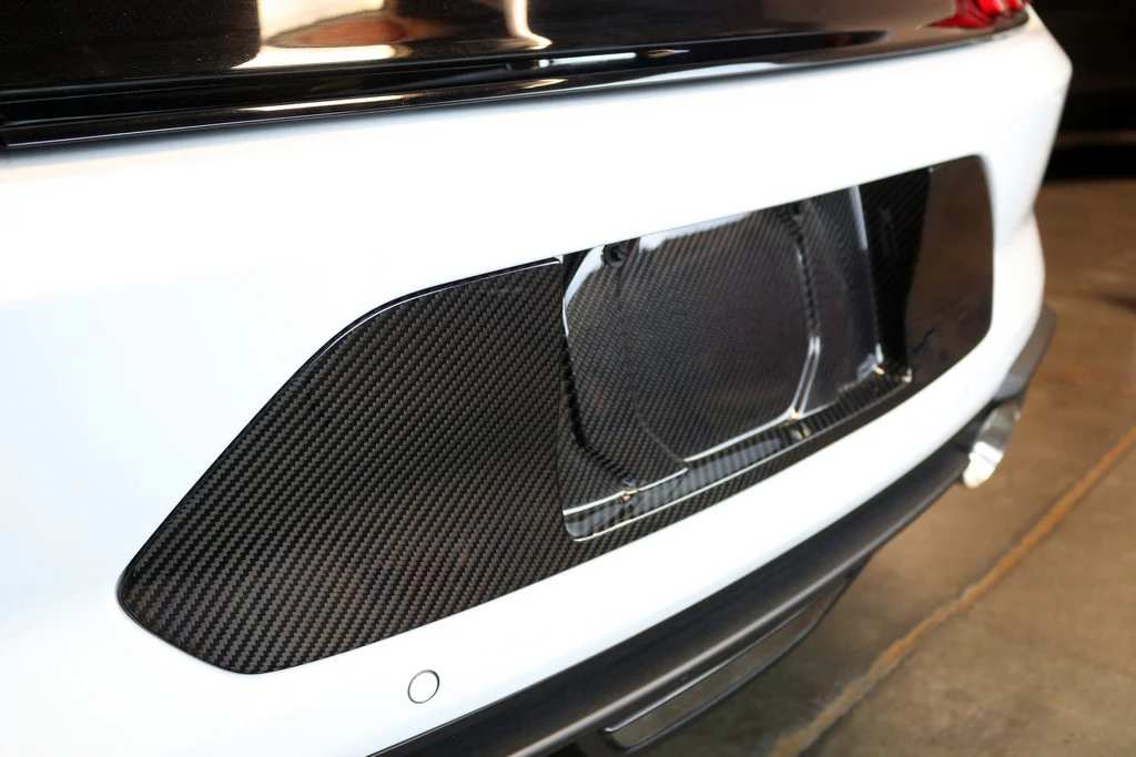 APR License Plate Backing Ford Mustang S550 (2018-2023) [Carbon Fiber] CBX-MUGLIC - Image 5