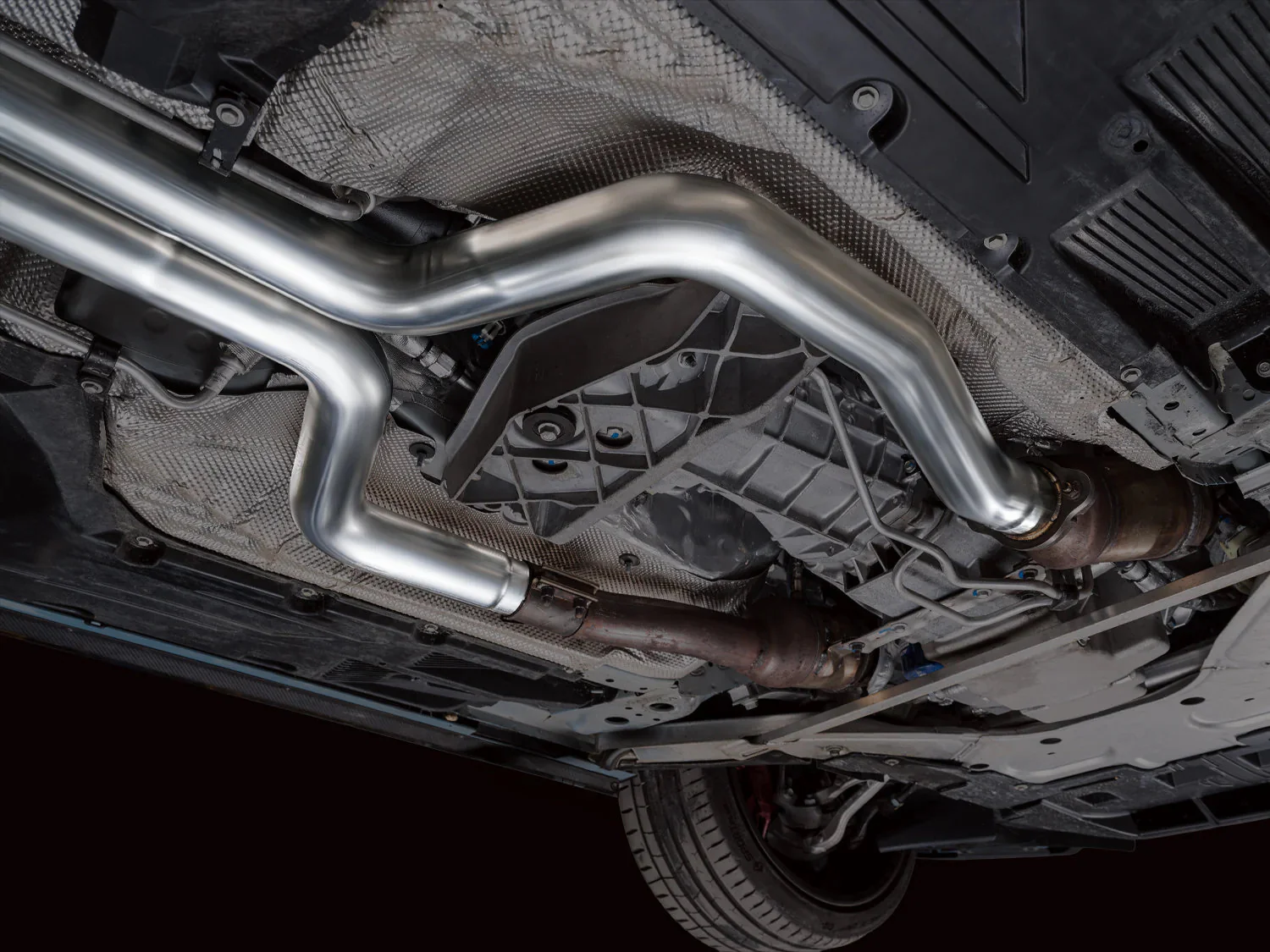 AWE Exhaust for Cadillac CT5-V Blackwing 6.2 Sedan (2022-2026) SwitchPath Catback with 4.5” Silver or Black Slash-Cut Tips - Image 19