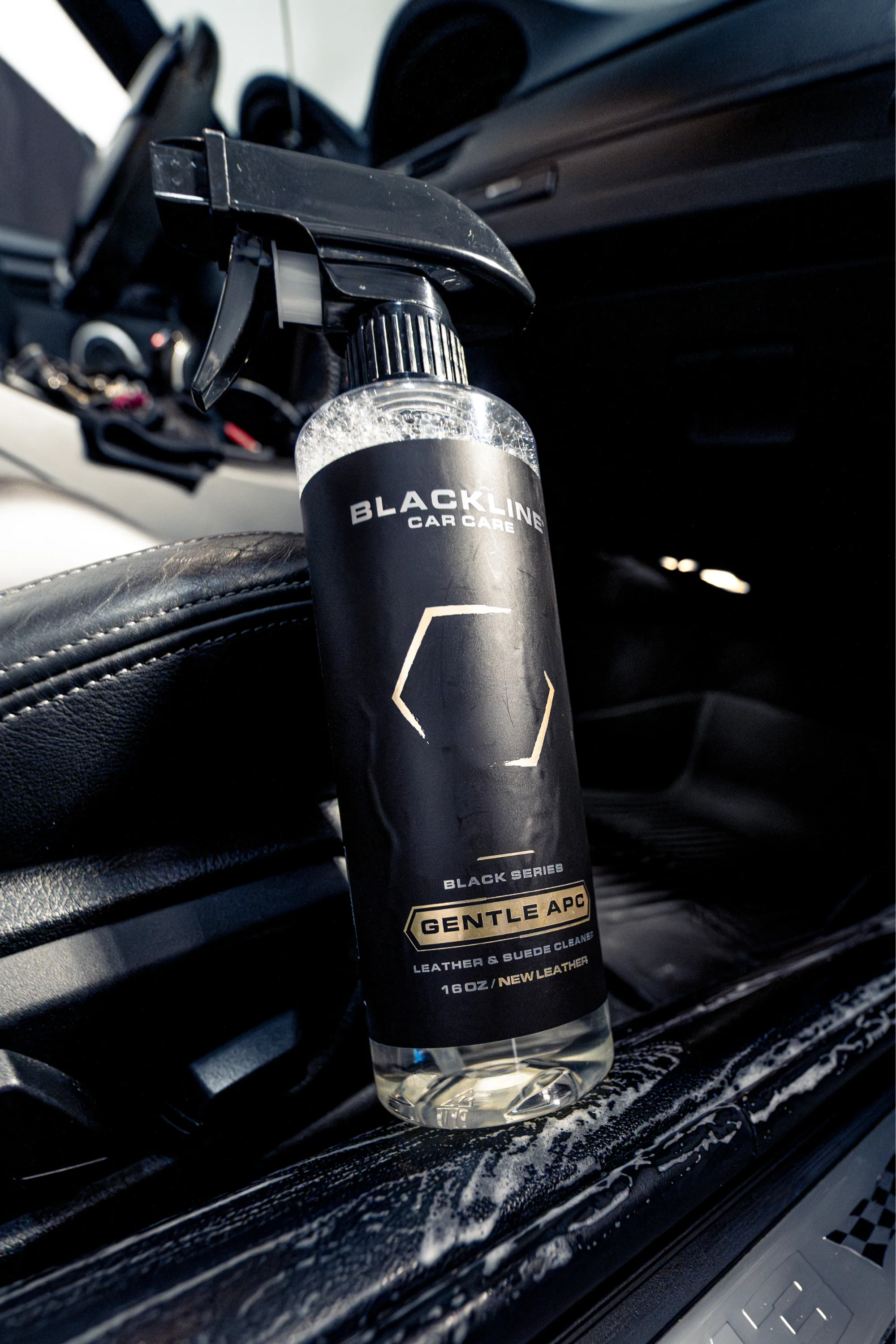 BLACKLINE® Gentle APC (pH-neutral) Interior & Exterior All Purpose Cleaner - Image 7