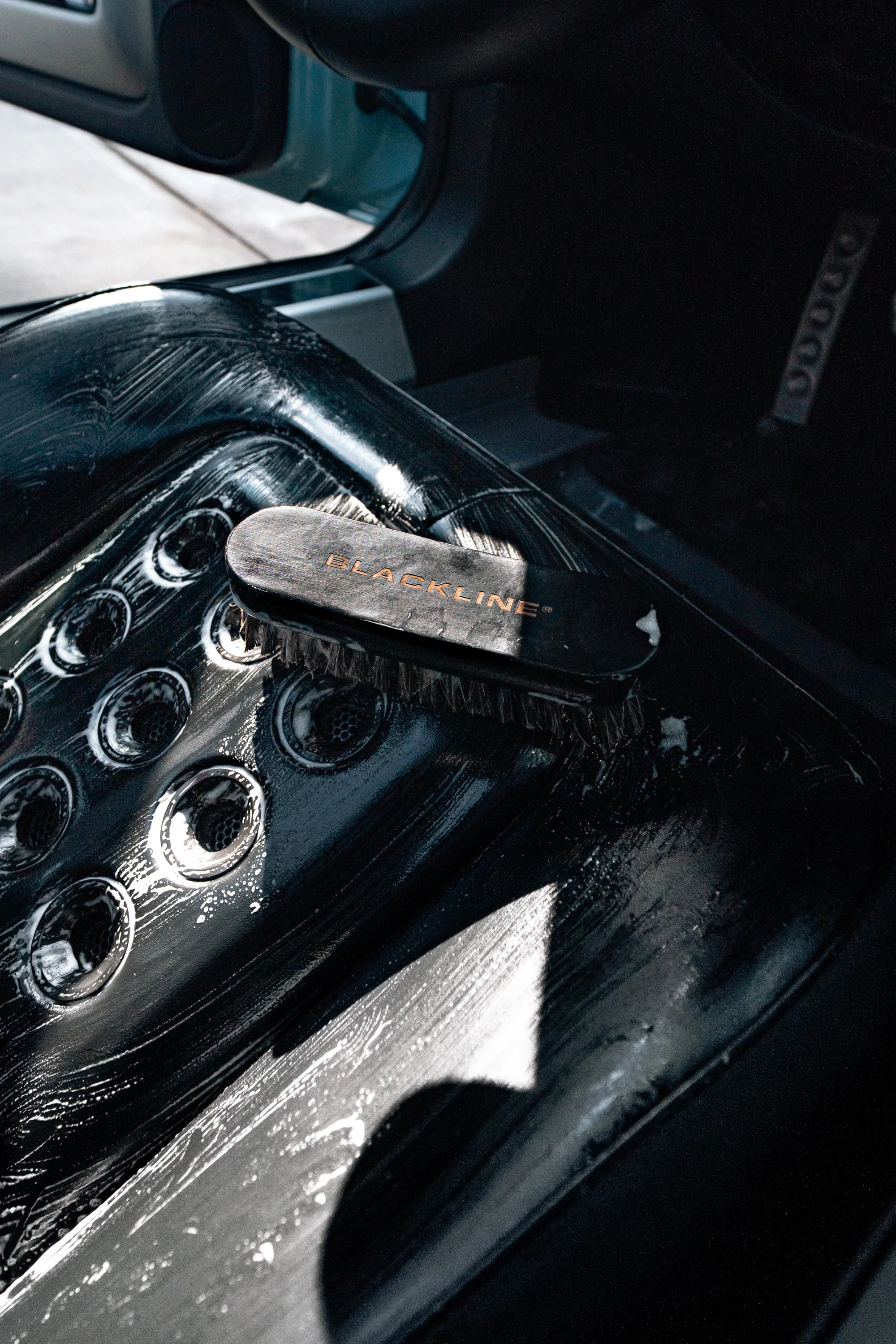 Leather Brush – Soft Leather Cleaning Brush for Car Seats & Interiors | BLACKLINE® - Image 4