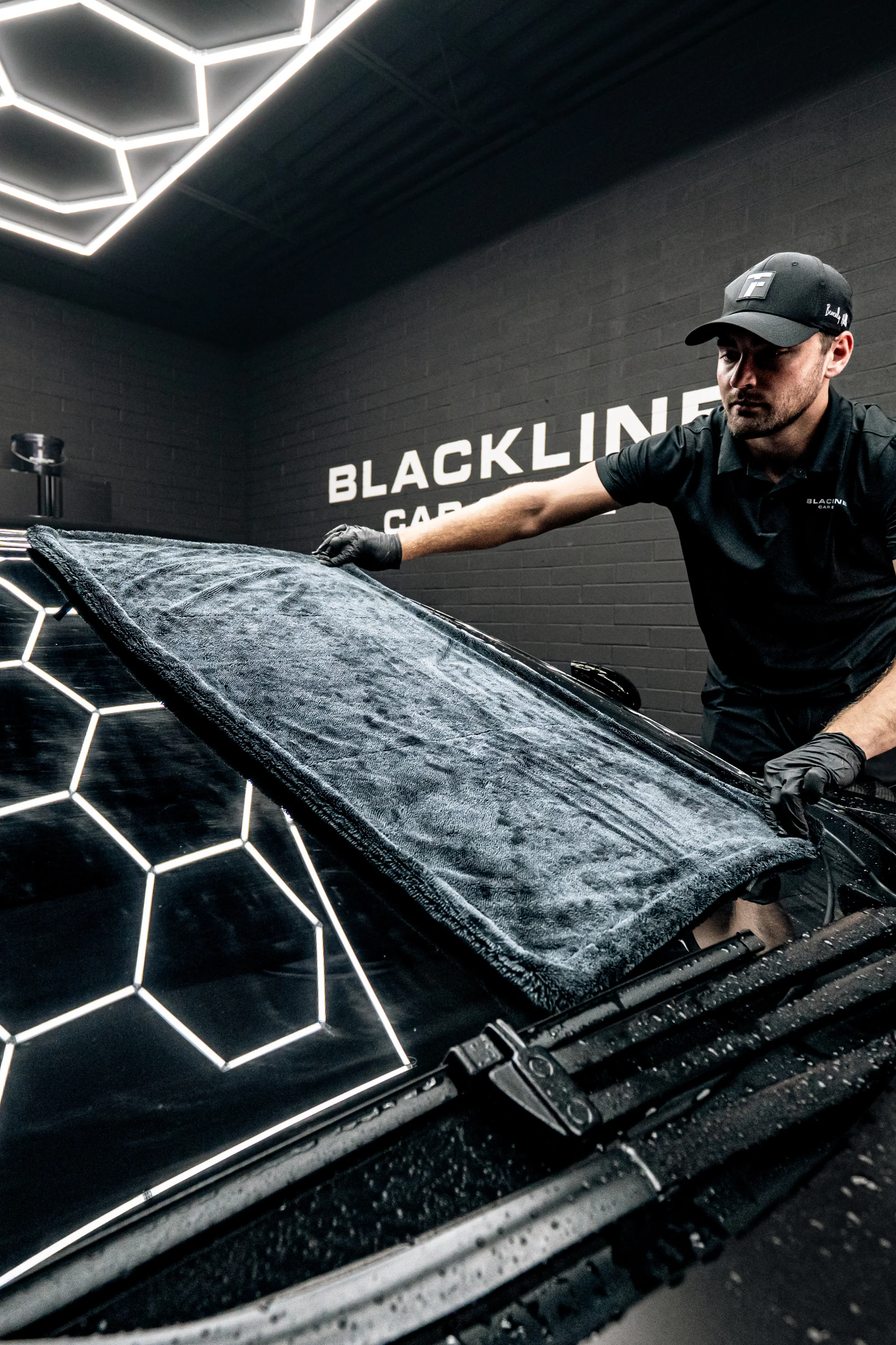 Blackline 1300 GSM Twisted-Loop Microfiber Drying Towel (2x3 ft) - Image 3
