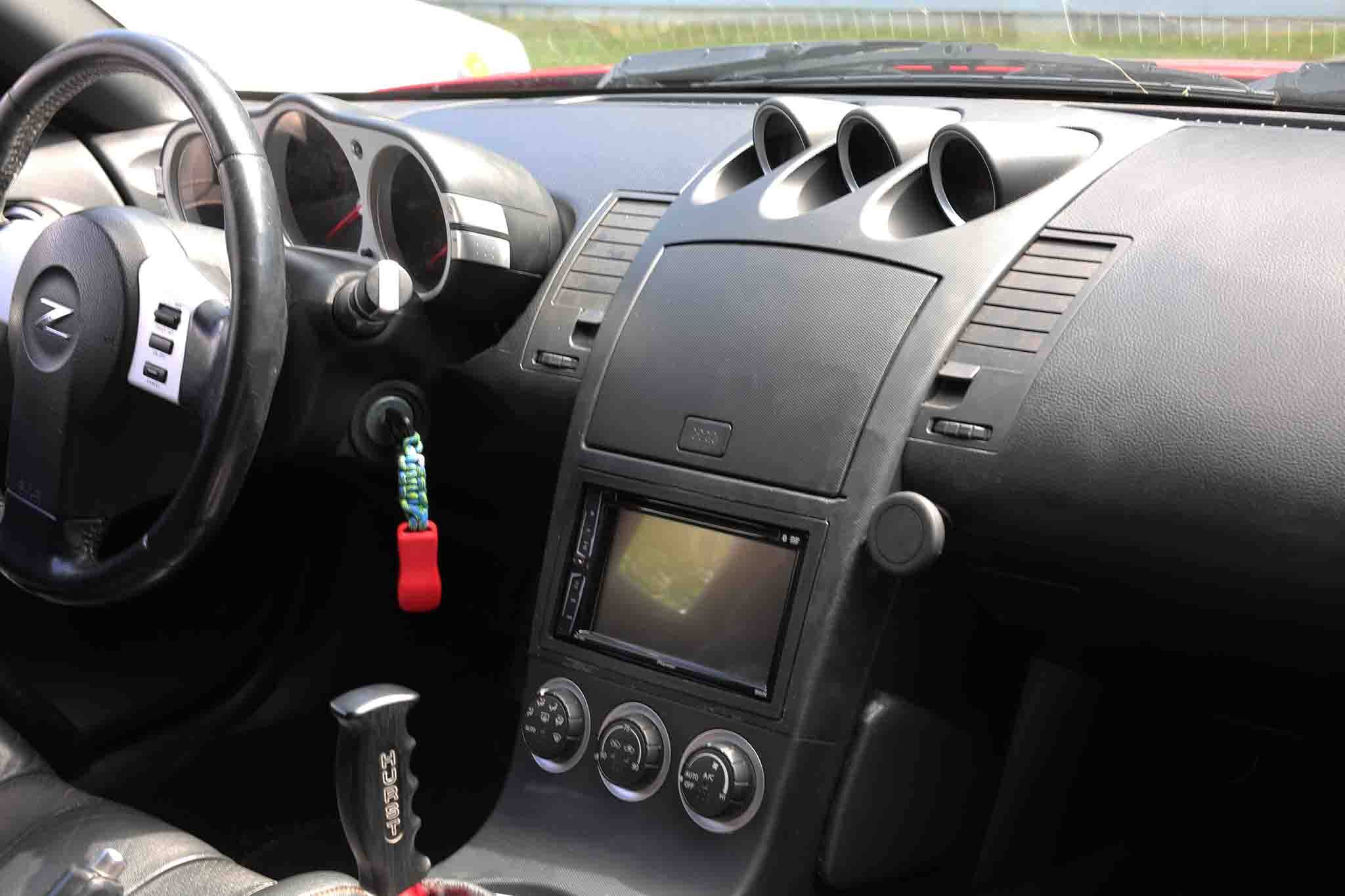 Course Motorsports Phone Mount for Nissan 350Z (2002-2009) Cradle / Magnetic / Magsafe Wireless Charging - Image 4