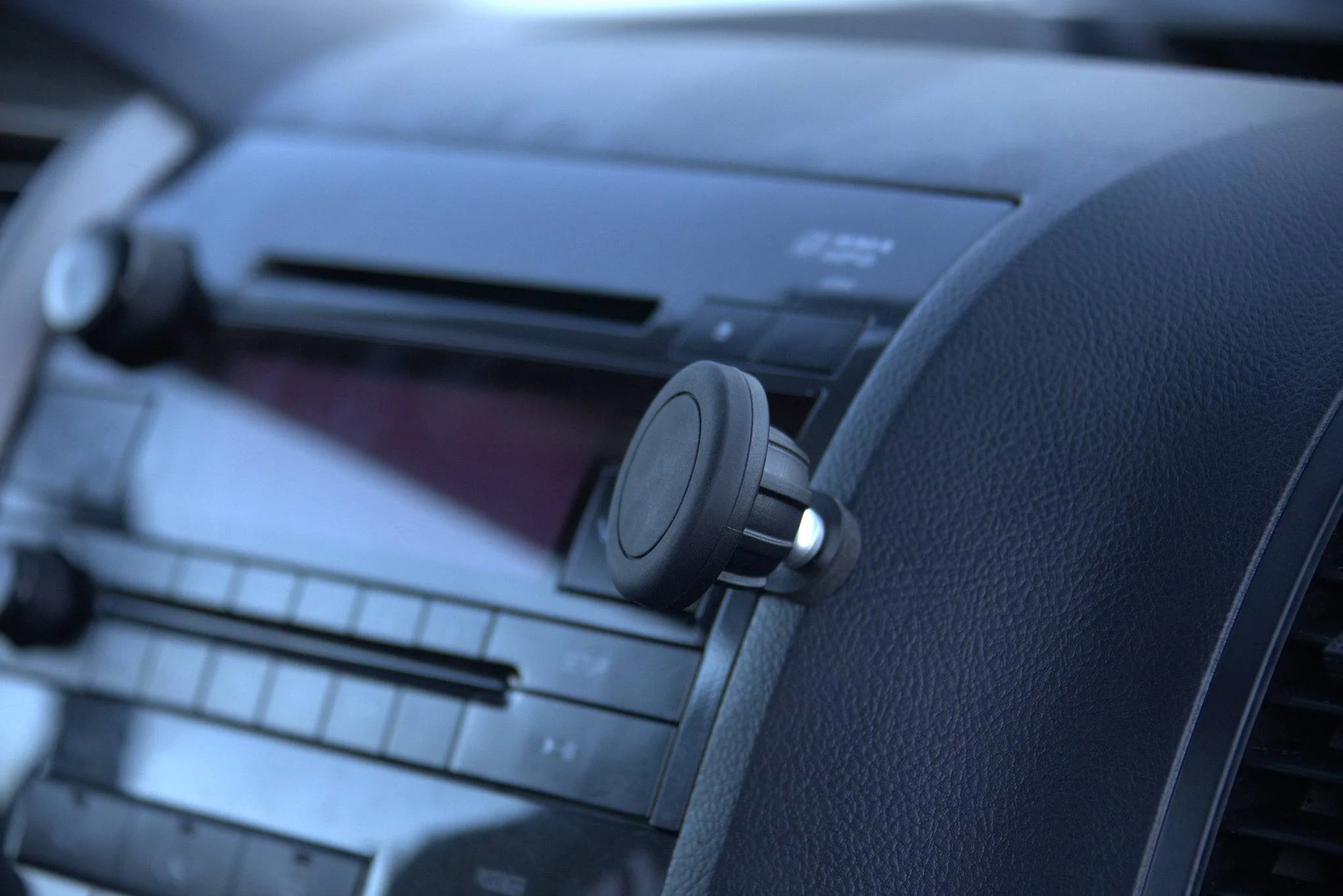 Course Motorsports Phone Mount for Toyota Tundra (2007-2013) Cradle / Magnetic / Magsafe Wireless Charging - Image 4
