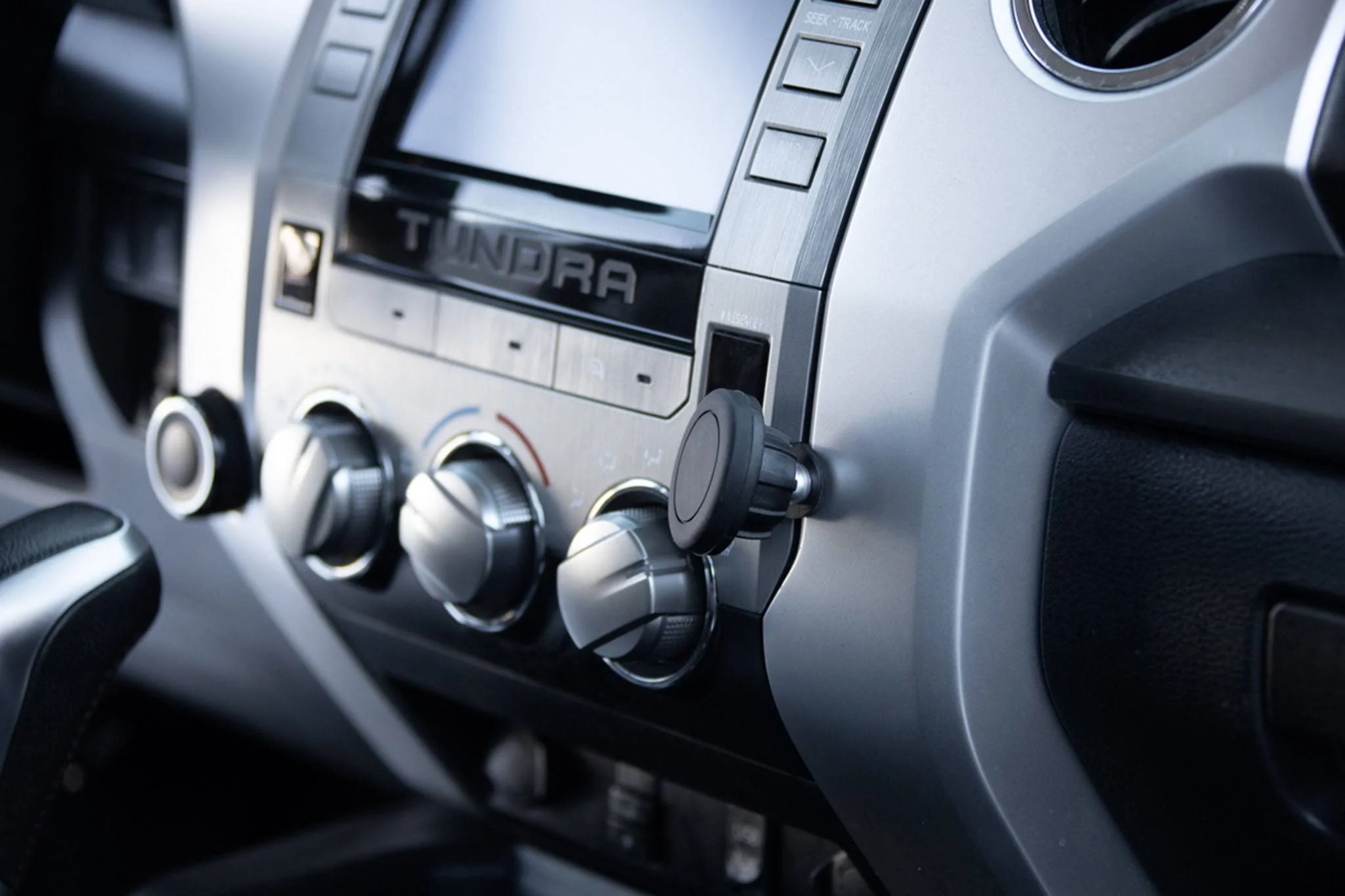 Course Motorsports Phone Mount for Toyota Tundra (2014-2021) Cradle / Magnetic / MagSafe Wireless Charging - Image 4
