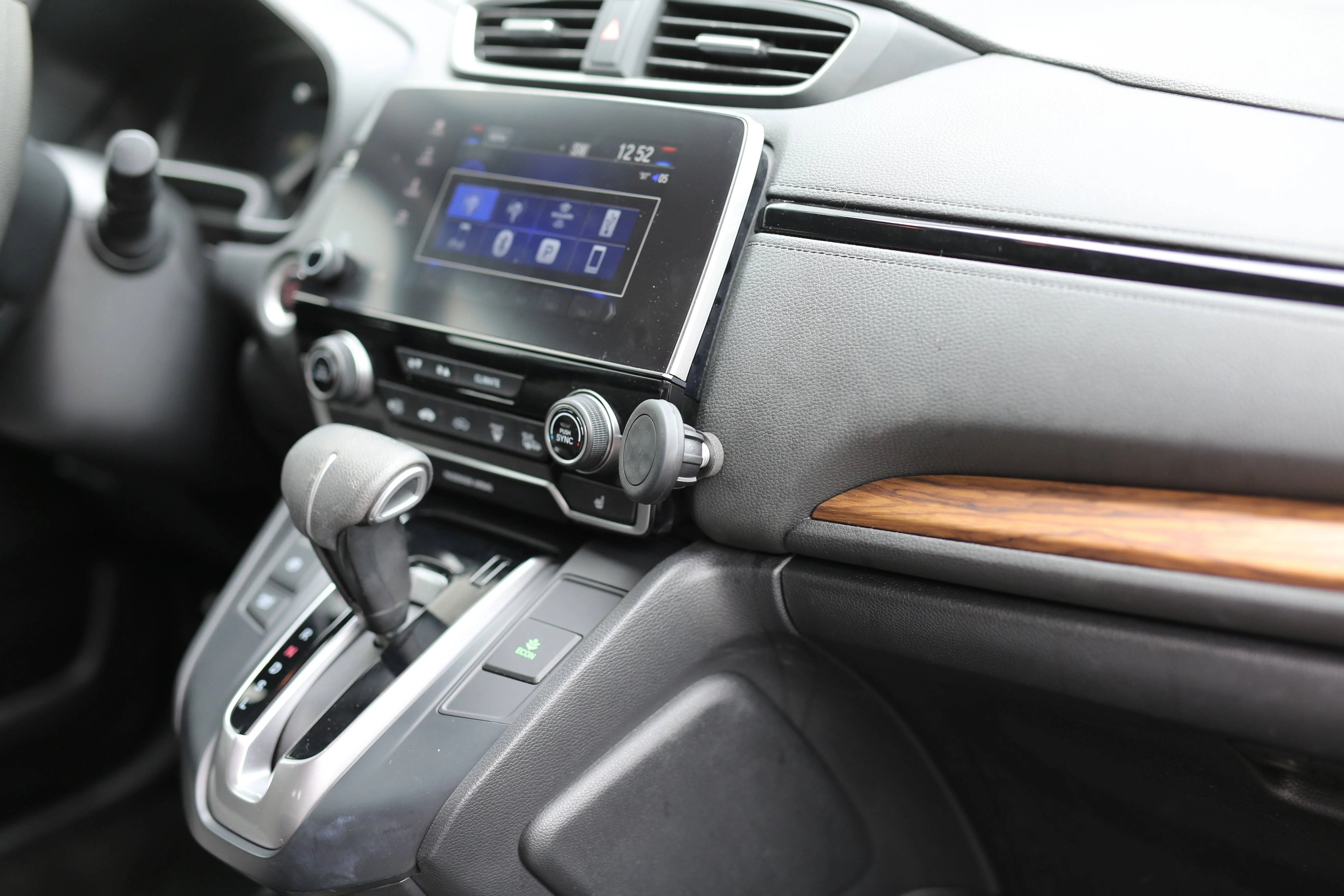 Course Motorsports Phone Mount for Honda CRV (2017-2022) Cradle / Magnetic / Magsafe Wireless Charging - Image 4