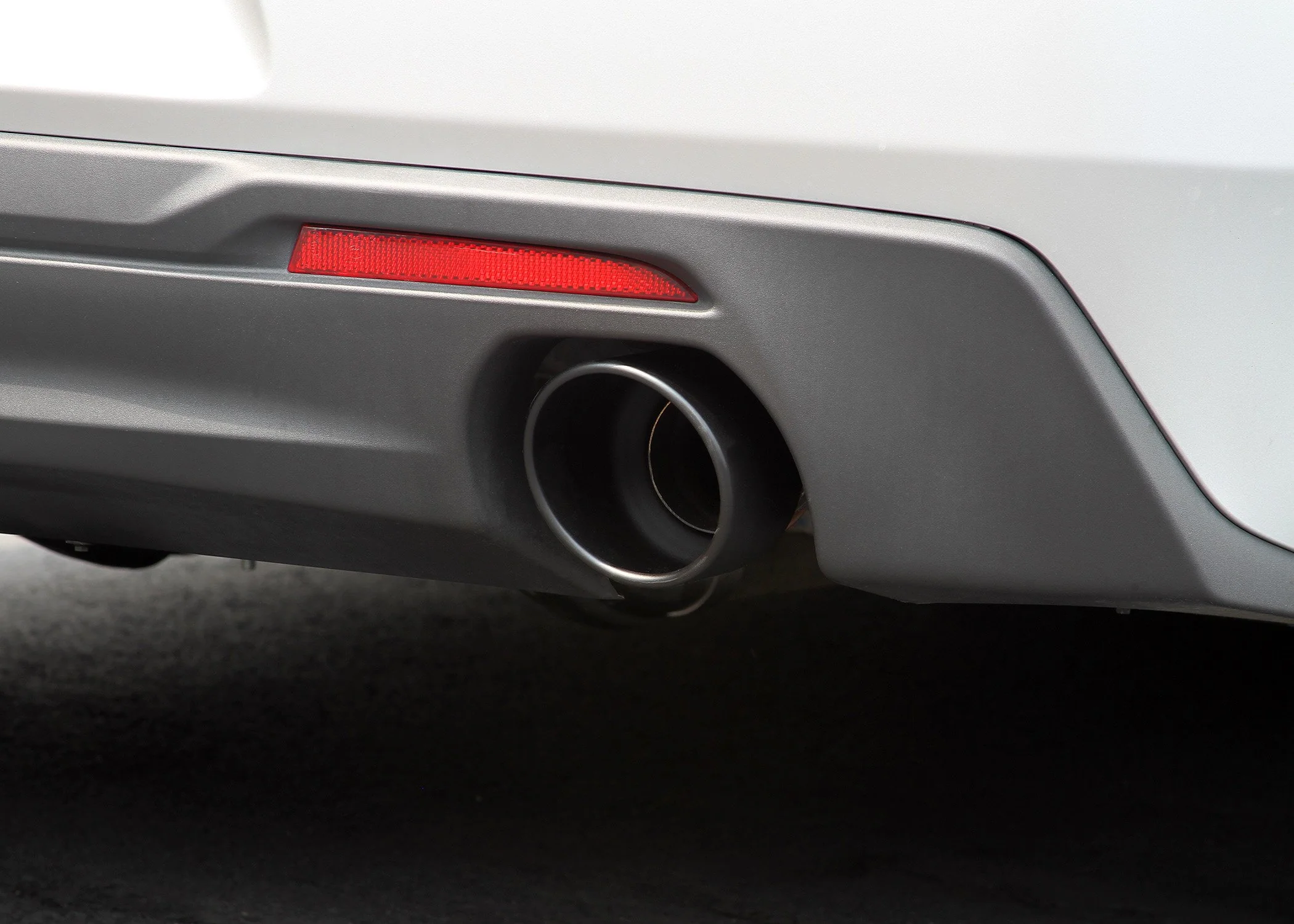 Flowmaster Exhaust Chevy Camaro 3.6L (16-24) 3.0" Axleback SS - Flow FX SS 717992 - Image 2