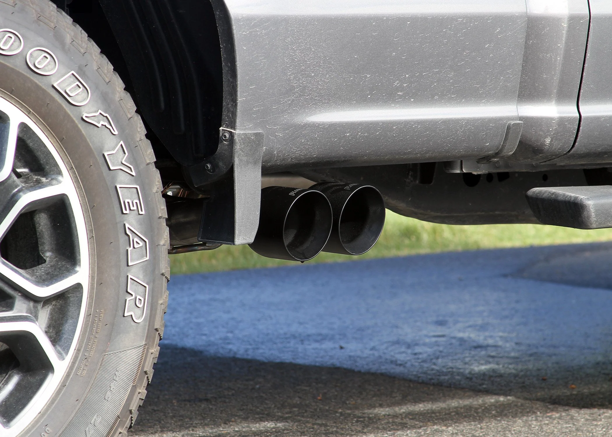 Flowmaster Exhaust Ford F150 (21-23) 3" to 2.5" Catback Dual Out Same Side - Flow FX 718116 - Image 4