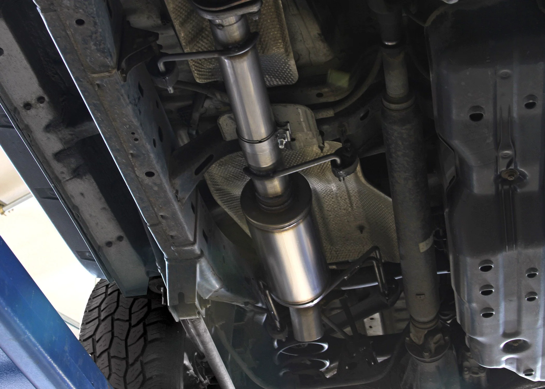 Flowmaster Exhaust Toyota FJ Cruiser 4.0L (07-14) 3.0" Catback - Flow FX 717984 - Image 2