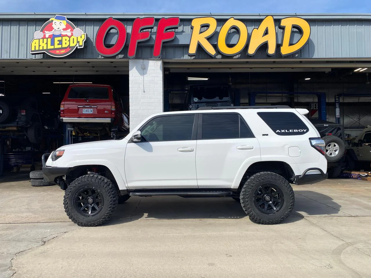 Freedom Offroad Coilovers Toyota FJ Cruiser (07-14) Front 2.5-5" Lift/ Adjustable w/ Extended End links - Image 9