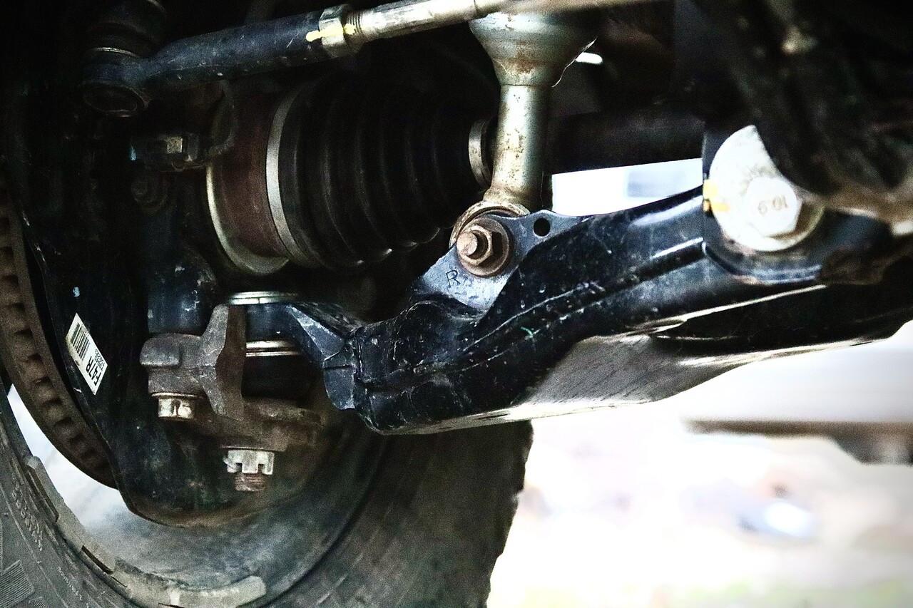 Freedom Offroad Control Arms Toyota FJ Cruiser (10-14) Non KDSS / OEM Replacement Front Lower w/ Cam Bolts & Ball Joints - Image 3