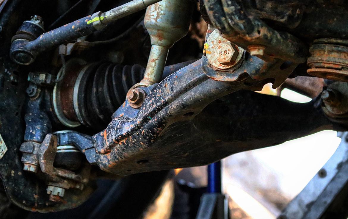 Freedom Offroad Control Arms Toyota FJ Cruiser (10-14) Non KDSS / OEM Replacement Front Lower w/ Cam Bolts & Ball Joints - Image 4