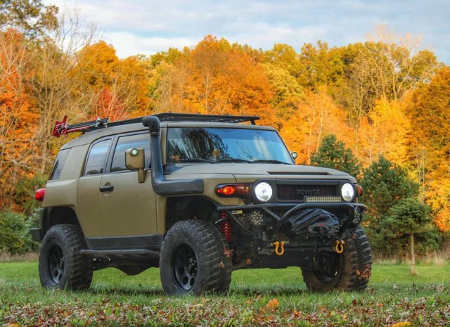 Freedom Offroad Lift Kits Toyota FJ Cruiser (07-14) 2.5-5" Adjustable Coilovers / 3" Rear Lift Springs & Shocks - Image 2