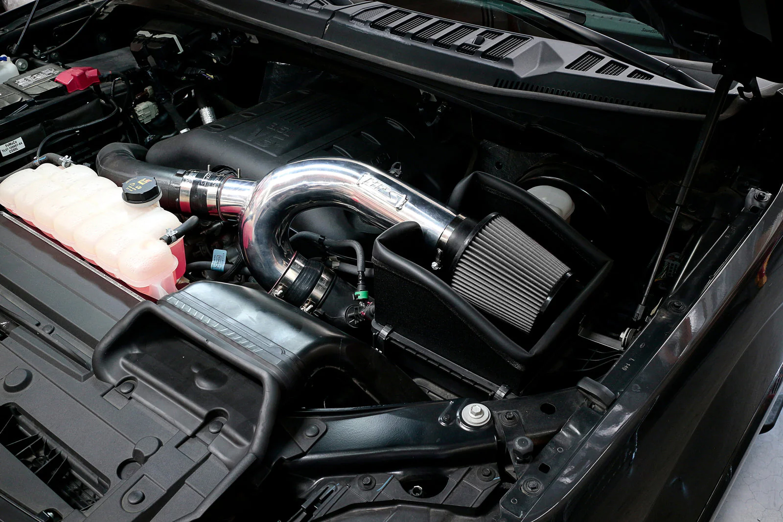HPS Performance Air Intake Ford Expedition 3.5L V6 EcoBoost (2018-2024) with Heat Shield - Polished / Blue / Black / Red - Image 6