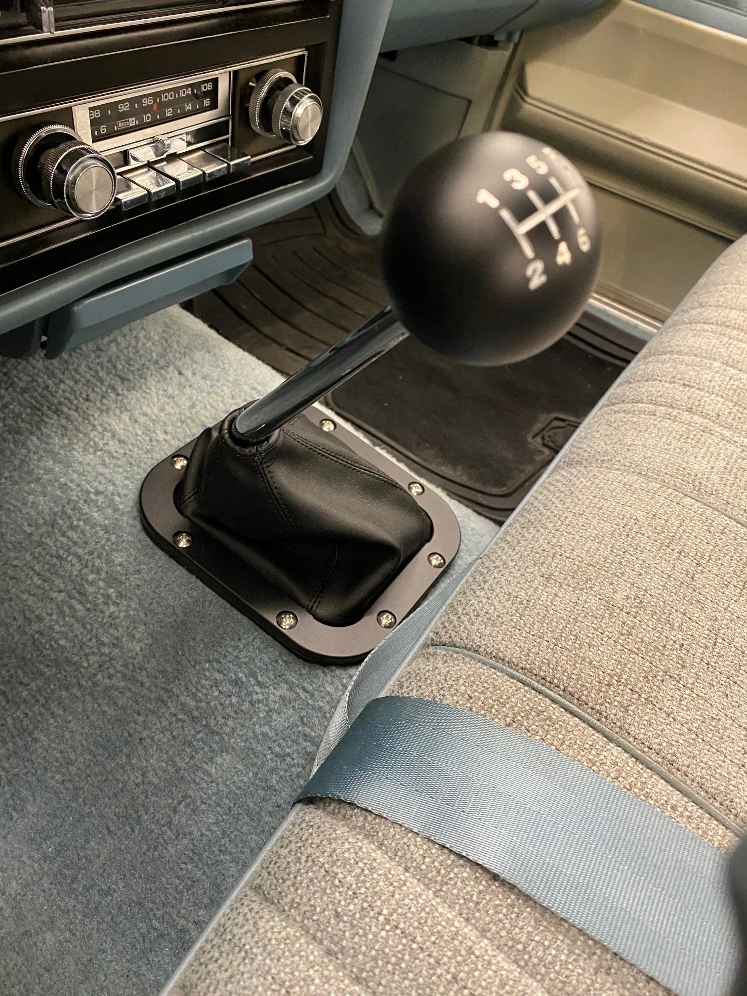 Hurst Billet Shifter Boot & Bezel - Rectangular/ 115500HST - Black Finish - Image 10