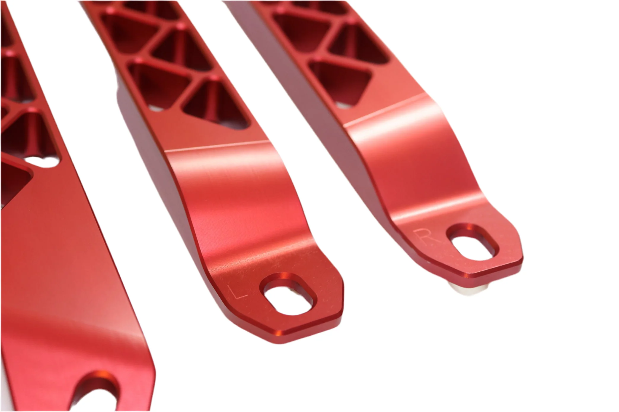 IRL Strut Braces BMW G05 X5 X6 x7 40I M50i M60i (2019-2025) Red or Black - Image 3