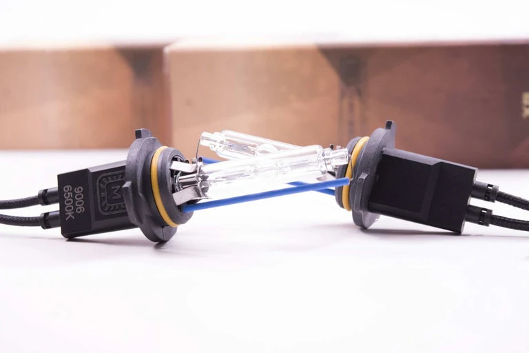 Morimoto 9006 XB HID Bulbs 3000K / 4000K / 5000K / 6000K / 8000K - Image 4