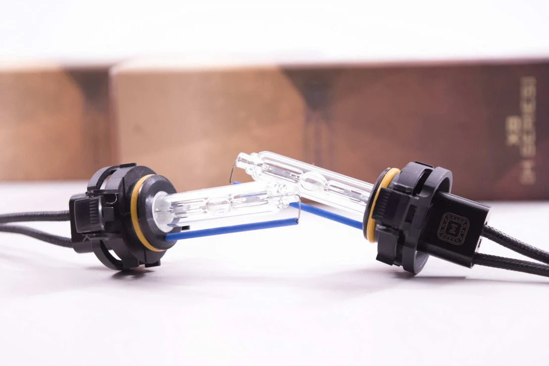 Morimoto 5202 / 2504 XB HID Bulbs 4000K / 5000K / 6000K - Image 2