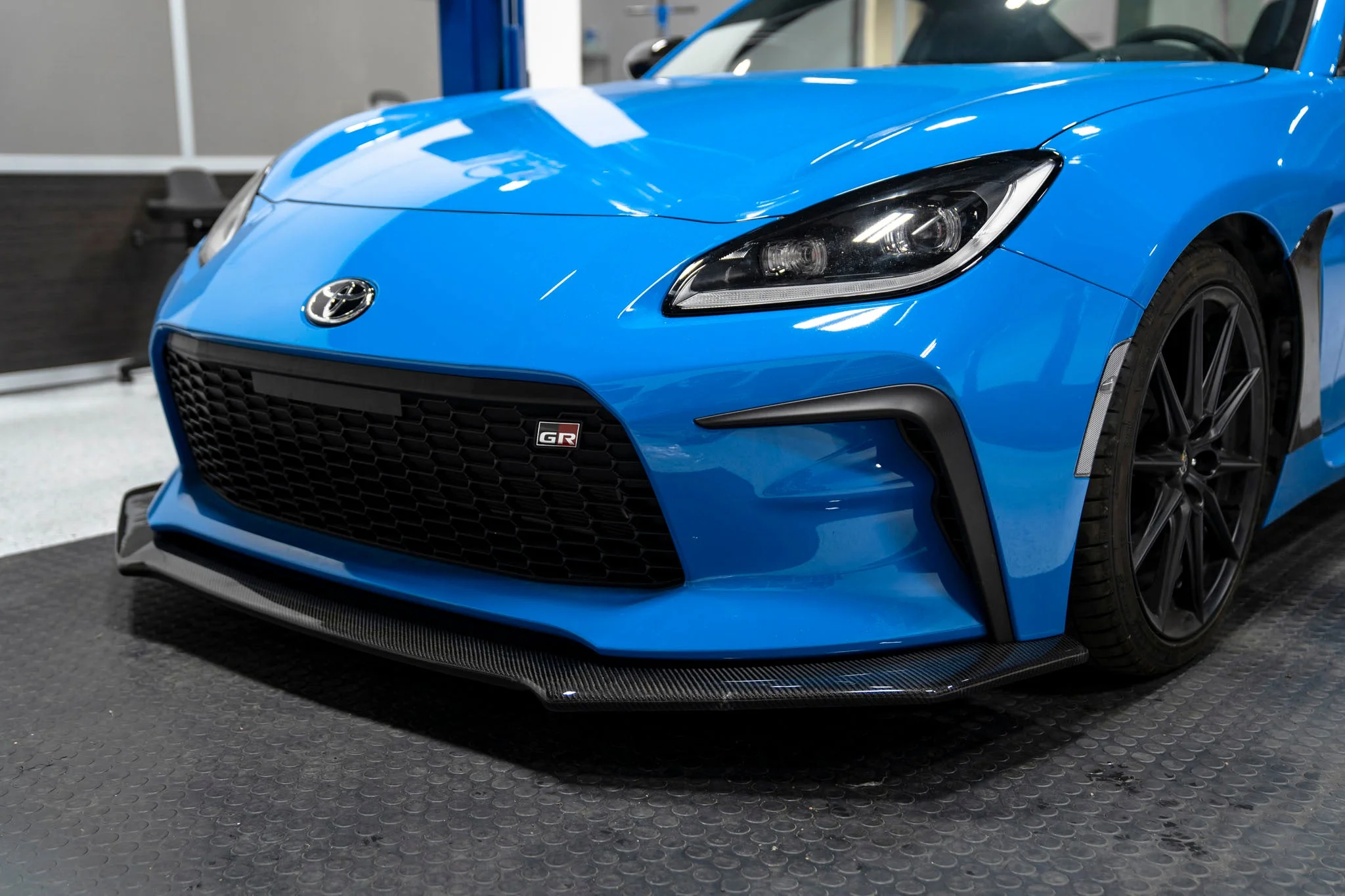 OLM Front Lip Kit Toyota GR86 (2022-2025) CS Style - Glossy Carbon Fiber - Image 3