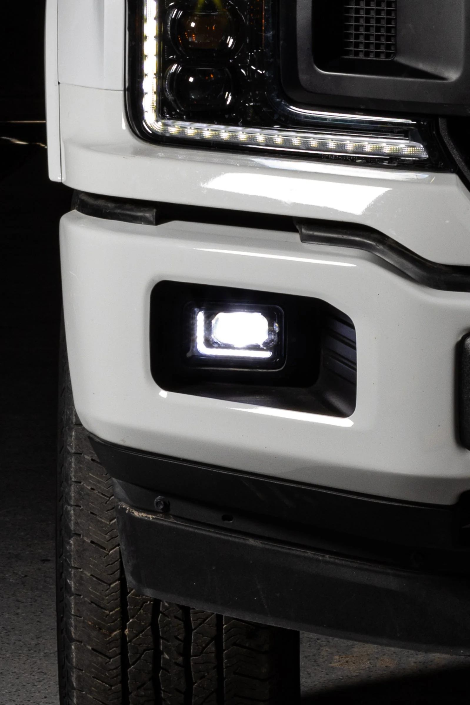 OLM Fog Lights Ford F150 (2015-2020) White or Amber DRL & Built In Turn Signals OLME.16047.1 - Image 5