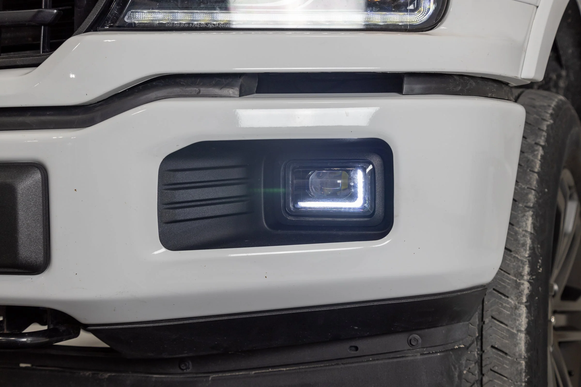 OLM Fog Lights Ford F150 (2015-2020) White or Amber DRL & Built In Turn Signals OLME.16047.1 - Image 7