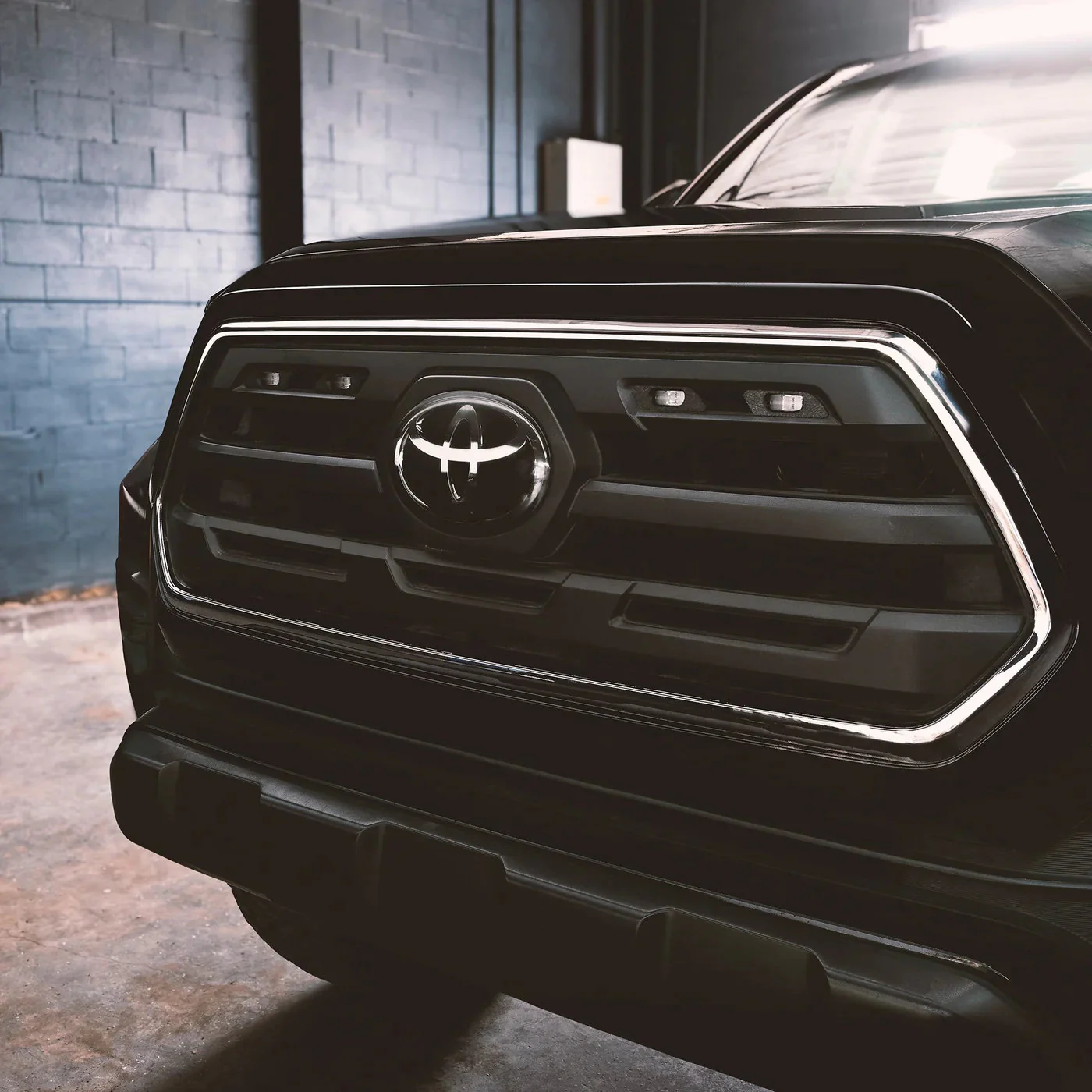 Oracle Pre-Runner LED Grille Lights for Toyota Tacoma SR5 or TRD Pro (2016–2023) Tinted Amber - Image 24