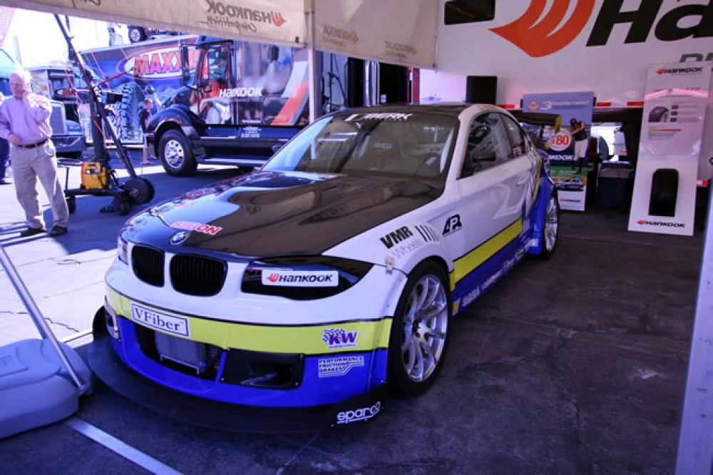 SEIBON Carbon Fiber Hood BMW 128i 135i 135is 1M Coupé E82 / E88 (08-13) BM Vented Style - Image 5