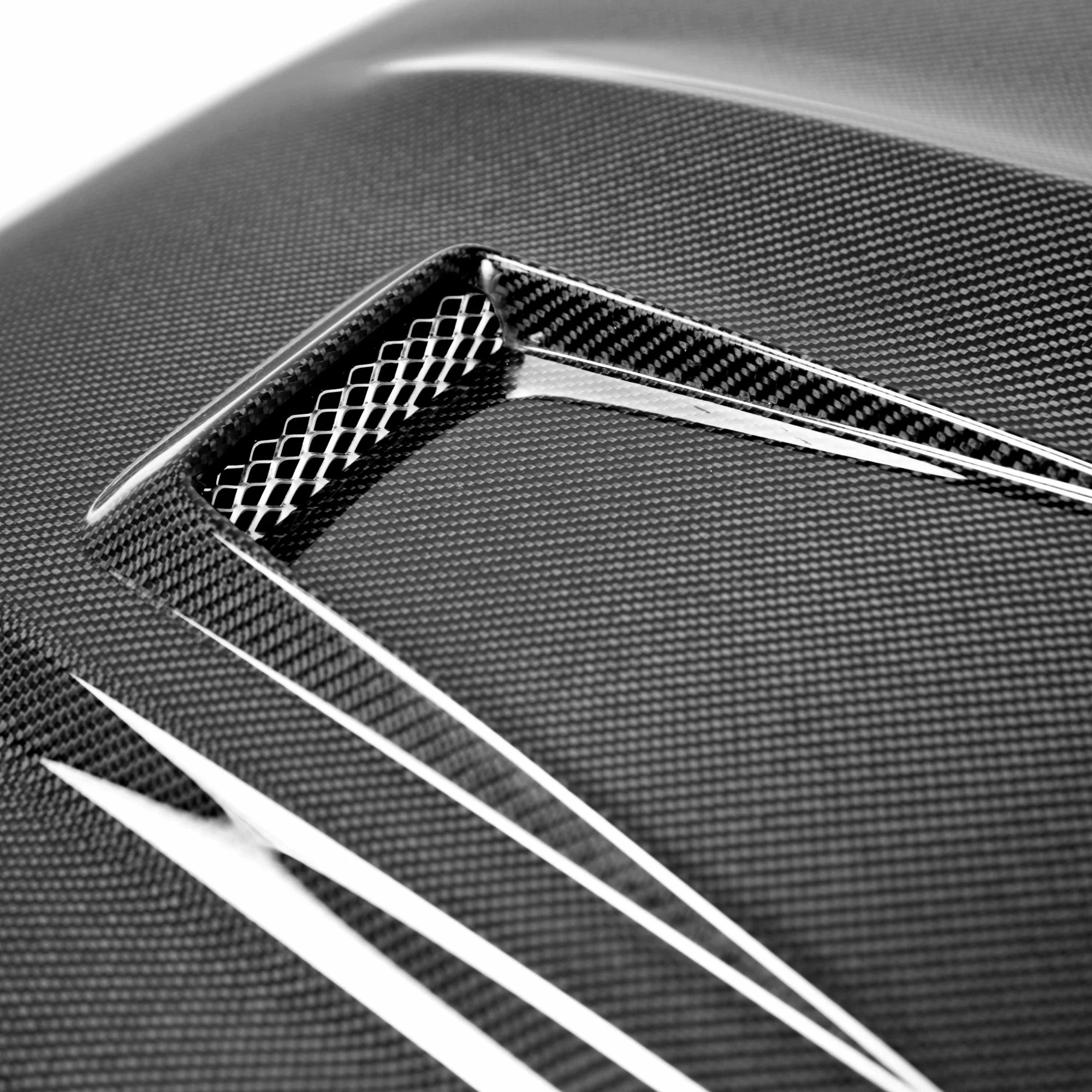 SEIBON Carbon Fiber Hood Mercedes C250 / C300 / C350 / C400 (2012-2014) GT-style - Image 6