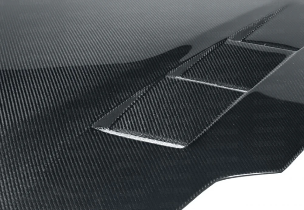 SEIBON Carbon Fiber Hood Nissan 350Z (2007-2008) OEM / TS / VT Style - Image 6