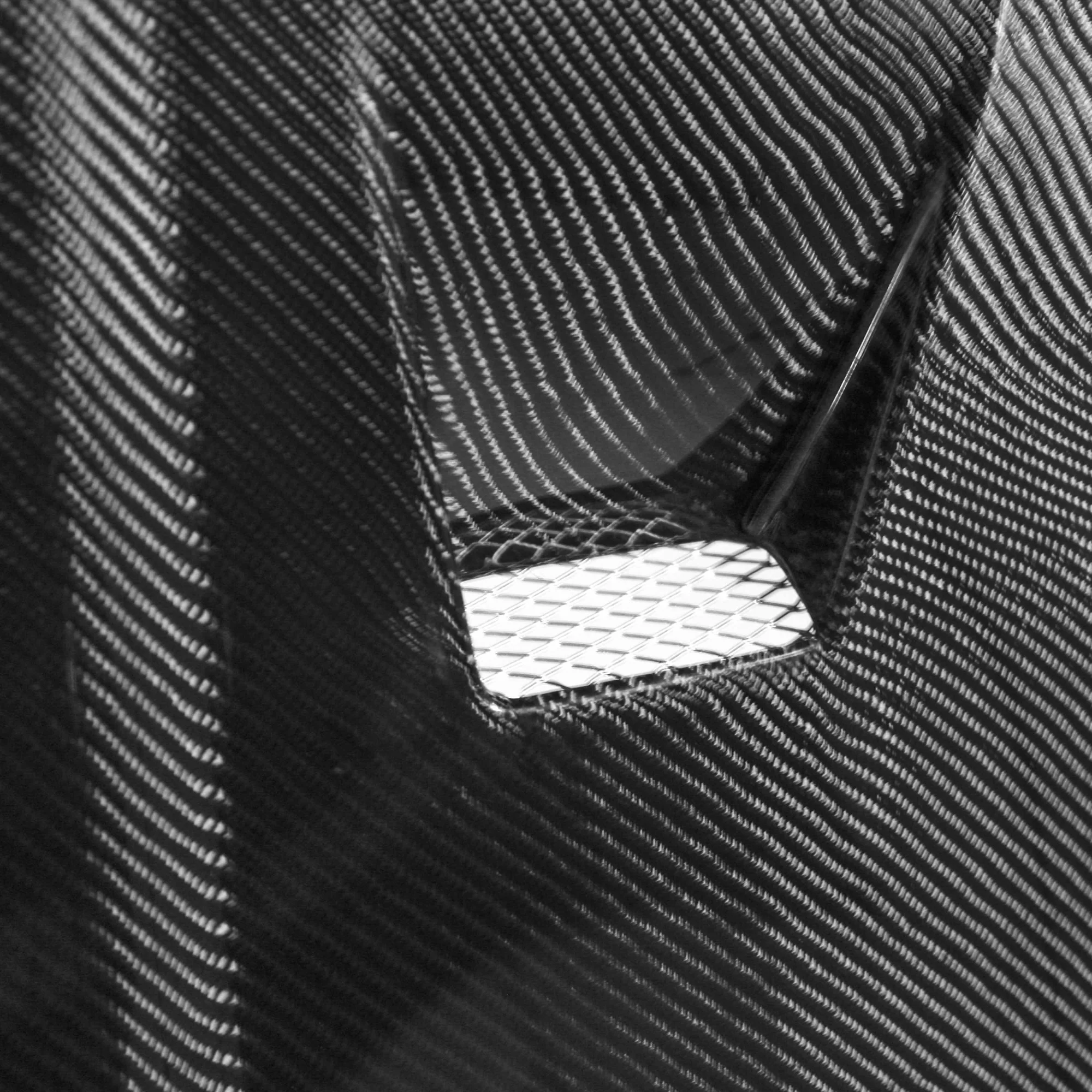 SEIBON Carbon Fiber Hood Nissan Skyline GTR R33 (1995-1998) JU Style - Image 2