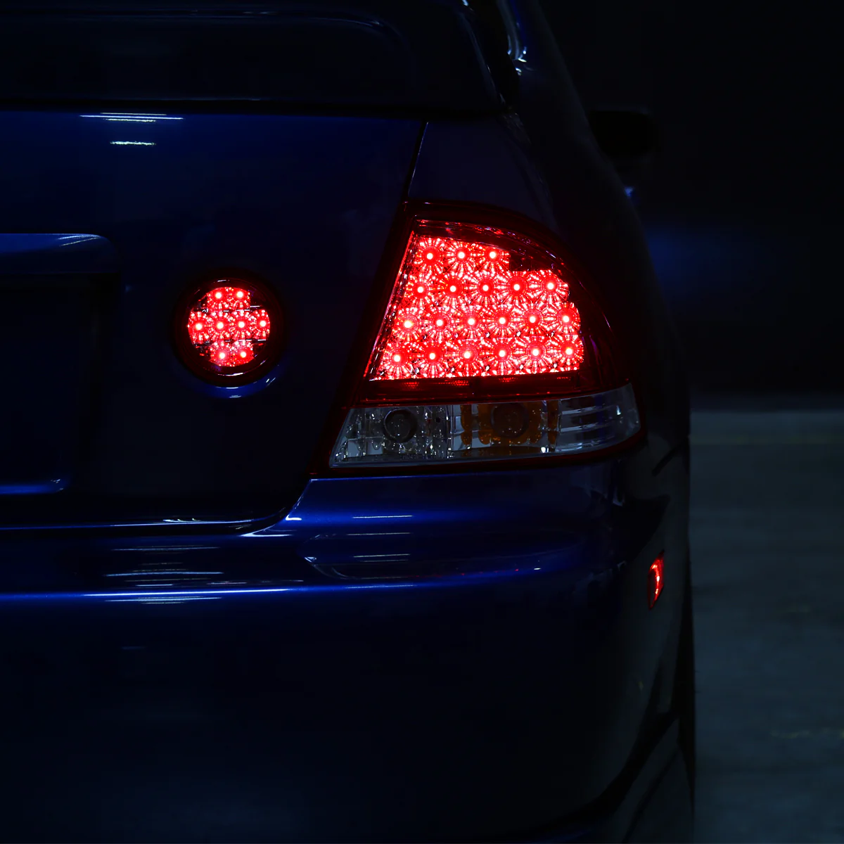 Spec-D LED Tail Lights Lexus IS300 (2001-2005) Red Lens - Image 11