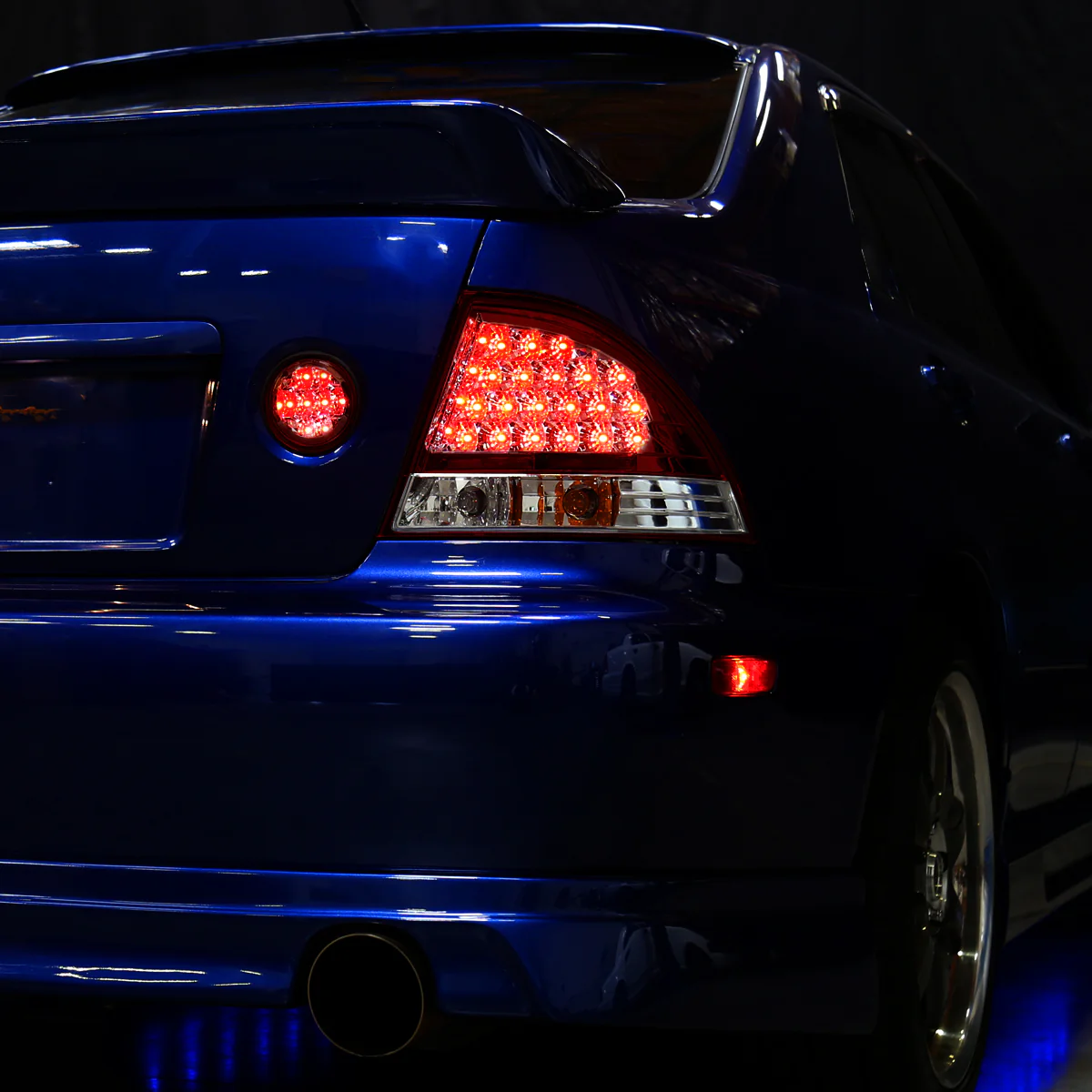 Spec-D LED Tail Lights Lexus IS300 (2001-2005) Red Lens - Image 12
