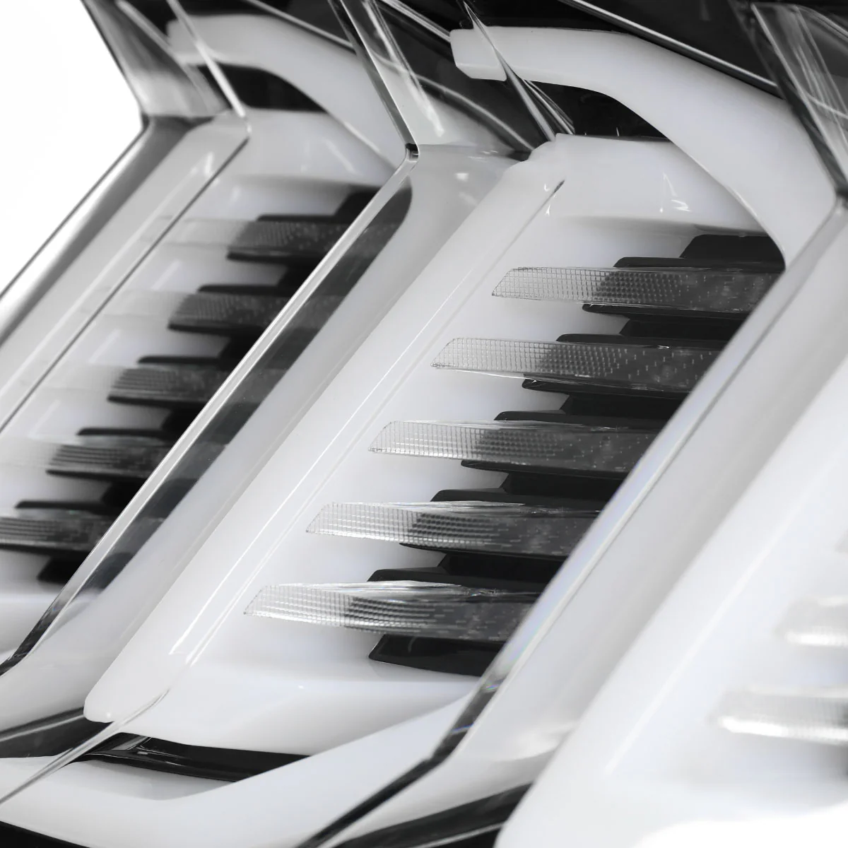 Spec-D Tail Lights Ford Mustang S550 (2015-2023) Sequential Full LED - Clear / Smoked / Red Lens - Image 15