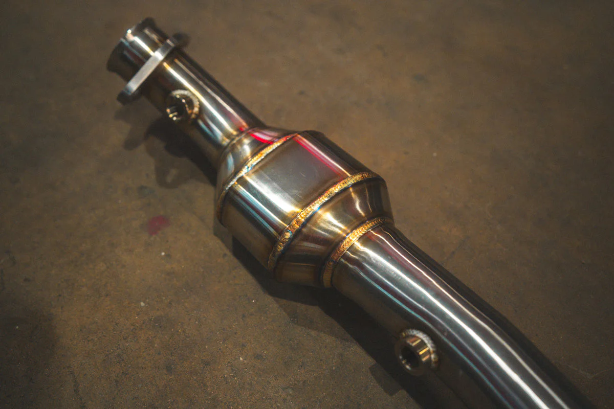 Valvetronic Mid X Pipe BMW M3 E90 E92 E93 (08-13) V2 w/ 200 Cell High Flow Cats - Image 3