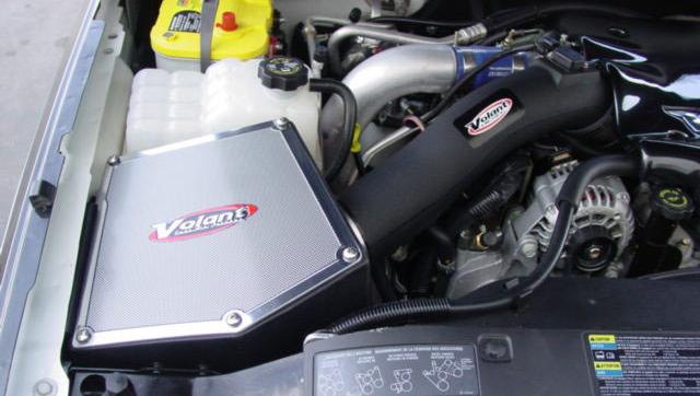 Volant Closed Box Air Intake Chevy Silverado 2500HD/3500HD 6.6L V8 (01-05) [w/ Cold Air Scoop] PowerCore or Oiled Air Filter - Image 2