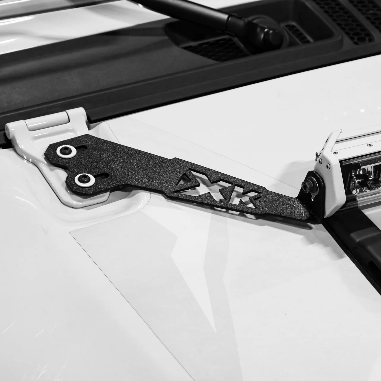 XKGlow Jeep Wrangler JK/ Wrangler JL & JT Hood 20" Light Bar Bracket Kit - Image 2